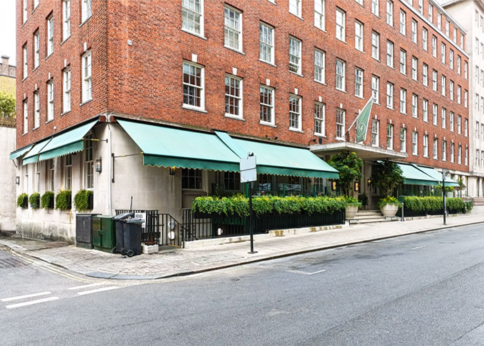Customised Greenwich Awnings dual elevation for 34 restaurant